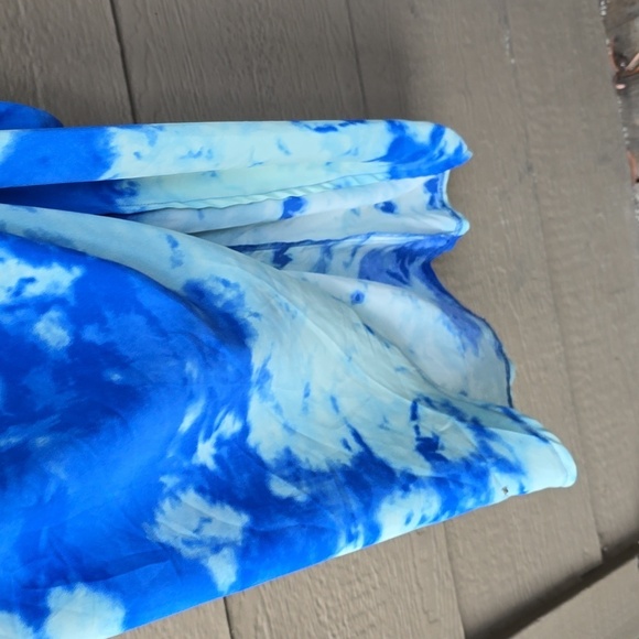 PrettyLittleThing Blue Tie Dye Print Satin Ruched Skirt Corset Detail Midi Dress - Picture 8 of 13